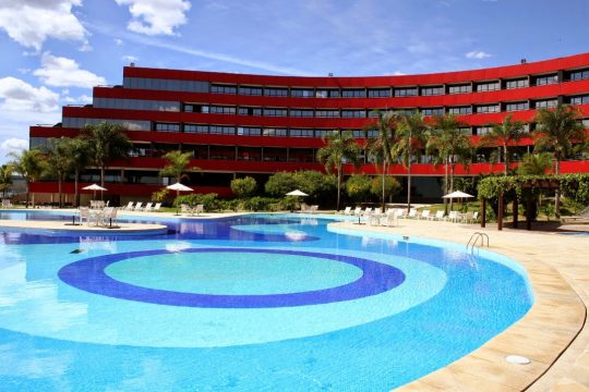 Piscina do hotel Royal Tulip Alvorada. Foto: Divulgação