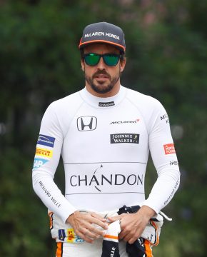 Fernando Alonso estava entre os dez primeiros quando a homocinética da rota traseira esquerda McLaren quebrou. Foto: McLaren