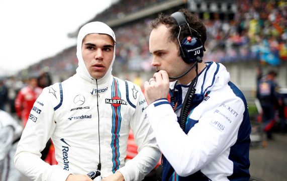 O bilionário canadense Lance Stroll bateu novamente no GP da China. Stroll é acompanhado por uma equipe de sete pessoas para a sua assessoria. Foto: Williams