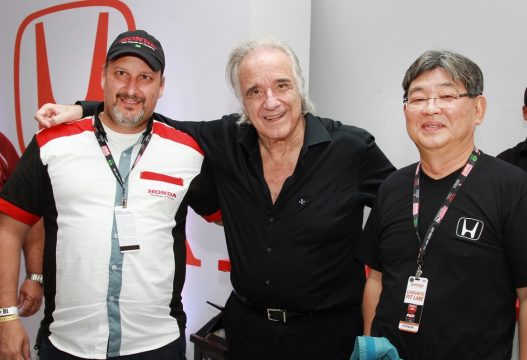 Alfredo Guedes da Moto Honda da Amaz?nia, o maestro Jo?o Carlos Martins e o diretor executivo da Honda South Am?rica Paulo Takeuchi, durante evento da F-Indy. Foto: Caio Mattos