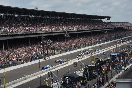 As 500 Milhas de Indianapolis s?o a prova com a maior presen?a de p?blico do mundo. Mais de 250.000 pessoas comparecem ao aut?dromo. Foto: Jim Haynes - Indycar