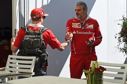 Kimi Haikkonen e Maurizio Arrivabene no aut?dromo em Montreal. Foto: Ferrari media