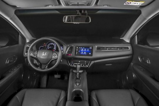 HR-V Touring tem painel moderno e console elevado. Foto: Divulga??o