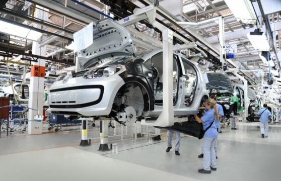 Anfavea revisa projeções da indústria automobilística para 2017
