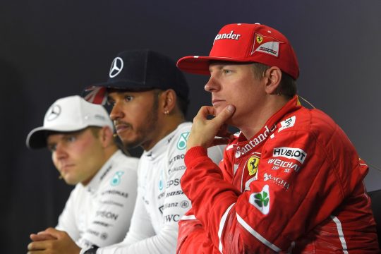 O finland?s Kimi Haikkonen teve um pneu dianteiro furado a poucas voltas do final, mas conseguiu manter a terceira posi??o no GP da Inglaterra. Foto: Ferrari