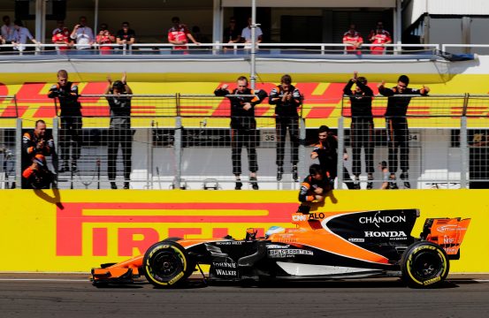 Fernando Alonso foi bem durante todo o fim de semana e terminou na sexta posi??o. Foto: Zak Mauger/LAT Images 