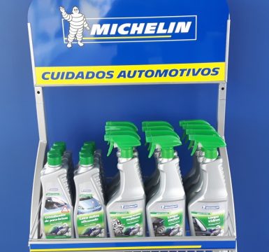 A Michelin apresentou também produtos para conservação de automóveis que em breve estarão em seus revendedores autorizados. Entre eles estão produtos para amaciar e conservar o couro dos bancos e um reparador rápido para furo no pneu, até que o condutor possa chegar a um local seguro para fazer o reparo. Foto: Amauri Yamazaki