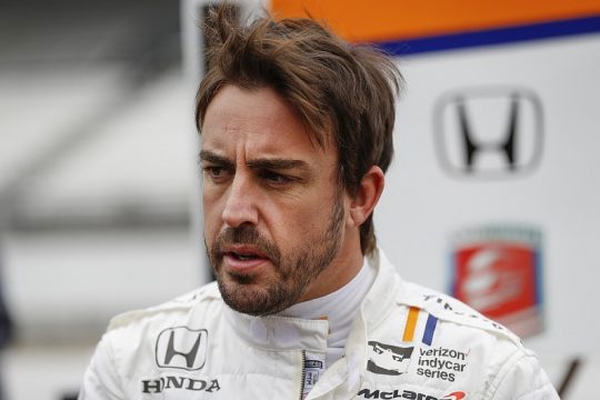 Fernando Alonso deve definir sobre o seu futuro até outubro. Foto: Divulgação