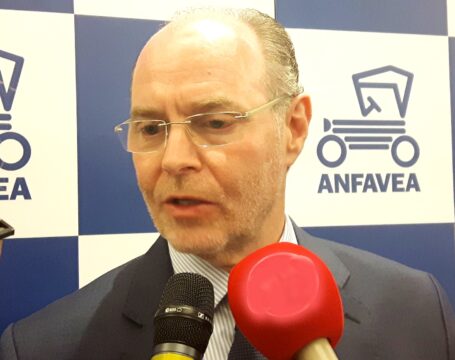 Anfavea: Produção de veículos cresce 27% no ano