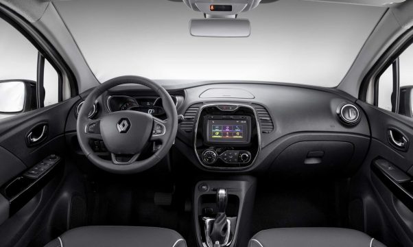 Painel de instrumentos do Renault Captur 1.6 com c?mbio CVT. Foto: Renault