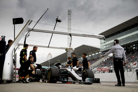 A Mercedes continua dominando a categoria apesar dos esforços da Ferrari e da RBR. Foto: Wolfgang Wilhelm