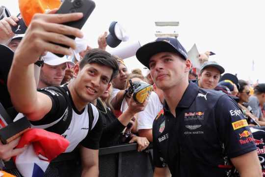 Max Verstappen est? se tornando um ?dolo na categoria. Ultrapassagem em cima de Kimi Raikkonen na ?ltima volta foi espetacular. Foto: Mark Thompson/Getty Images