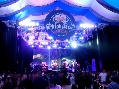 Muitos shows nos diversos palcos da São Paulo Oktoberfest. Foto: Amauri Yamazaki