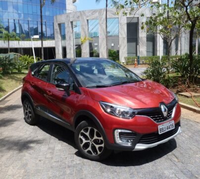 Renault Captur Intense 1.6 com câmbio CVT