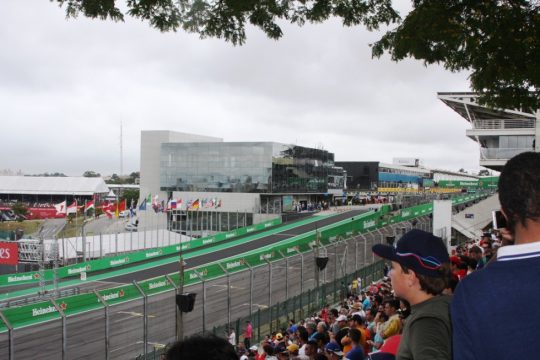 A largada para o GP Brasil de F-1 est? prevista para ?s 14h. Foto: Amauri Yamazaki