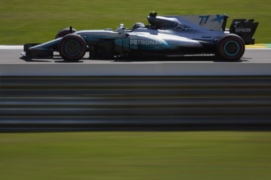 Valteri Bottas supera Hamilton no terceiro treino do GP Brasil