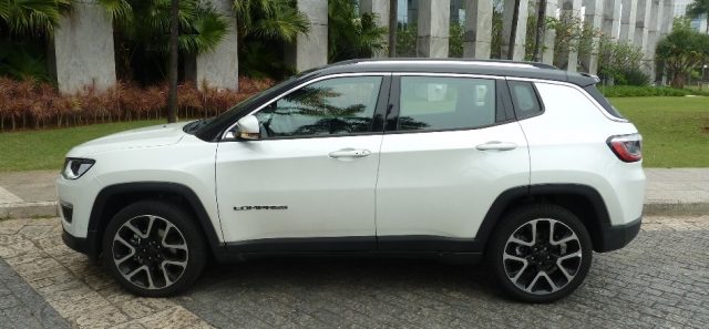 Design elegante, pre?o relativamente acess?vel e grande quantidade de equipamentos fazem do Compass o SUV mais vendido no Brasil. Foto: Amauri Yamazaki