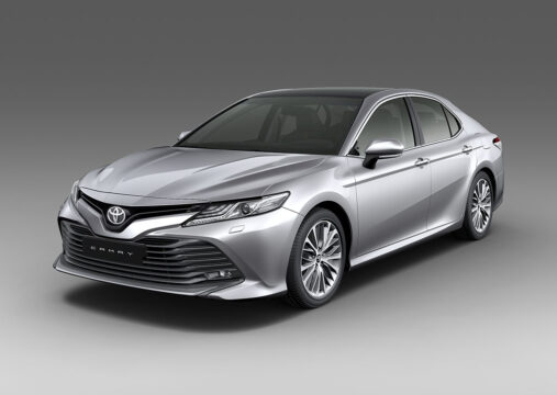 Novo Toyota Camry chega ao Brasil com 310 cv de potência e câmbio de 8 velocidades