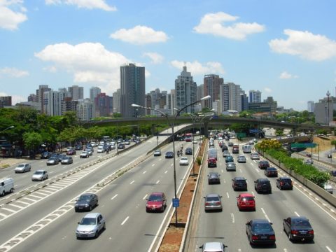 O transito ? um dos principais problemas da cidade de S?o Paulo. Foto: Divulga??o