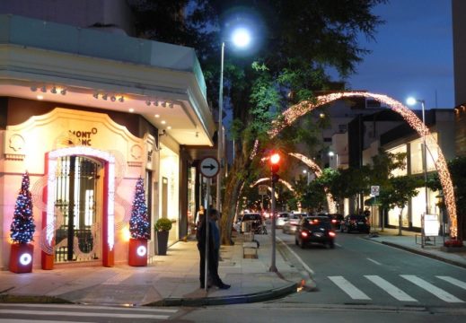 Rua Oscar Freire, a rua mais badalada em termos de moda em S?o Paulo. Foto: Divulga??o