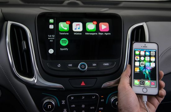 Espelhamento com smartphones é um dos muitos recursos do Equinox. Foto: GM