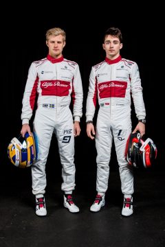 Os pilotos Marcus Erickson e Charles Leclerc. Foto: Sauber