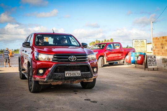 Os veículos com tração 4x4 são ideais para visitar a região. Foto: Rafael Munhoz e W Benedetti