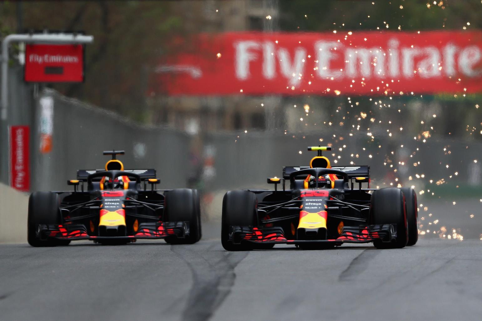 Daniel Ricciardo bateu na traseira do seu companheiro de equipe Max Verstappen. Foto:Dan Istitene/Getty Images