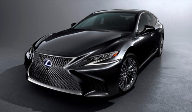 Novo Lexus LS 500h chega ao Brasil com novo motor e ainda mais tecnologia