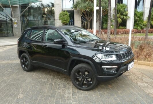 Jeep Compass série especial Night Eagle
