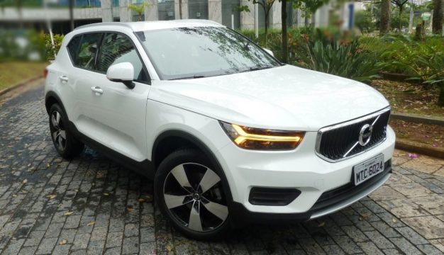 Pisca-pisca do Volvo XC 40 é mais visível que a maioria dos modelos, aumentando a segurança de pedestres e motoristas. Foto: Amauri Yamazaki