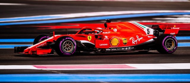 Sebastian Vettel da Ferrari larga na terceira posição no GP da França neste domingo. A previsão é de chuva para a corrida. Foto: Ferrari