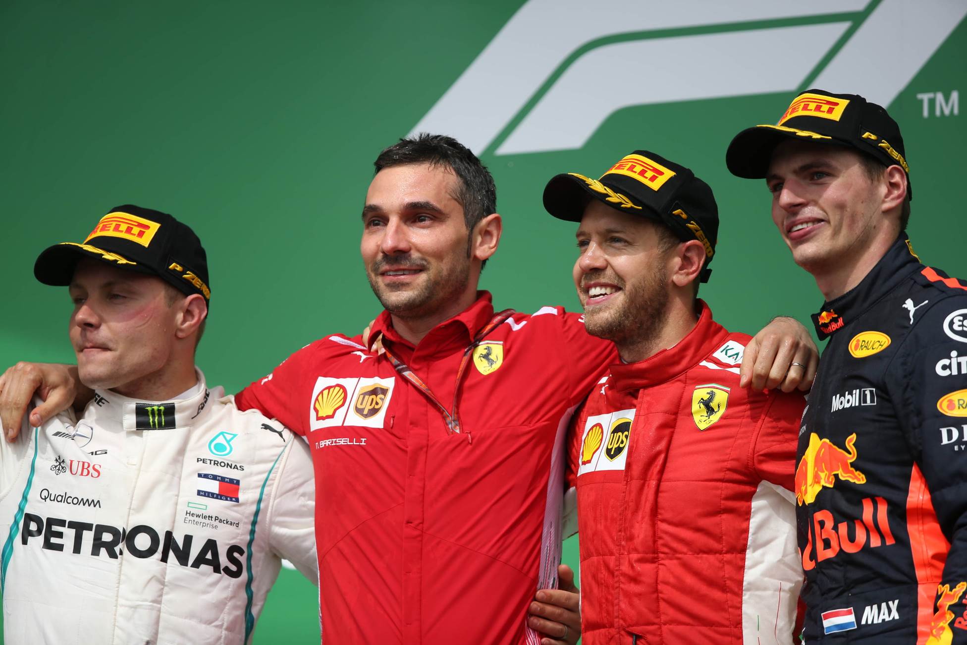 Sebastian Vettel da Ferrari assumiu o primeiro lugar no Campeonato de Pilotos com apenas 1 ponto a frente de Lewis Hamilton. Foto: Charles Coates/Getty Images) 