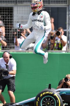 Lewis Carl Davidson Hamilton (33) pode conquistar a sua 66a vitória na F-1 neste domingo. Foto: Wolfgang Wilhelm