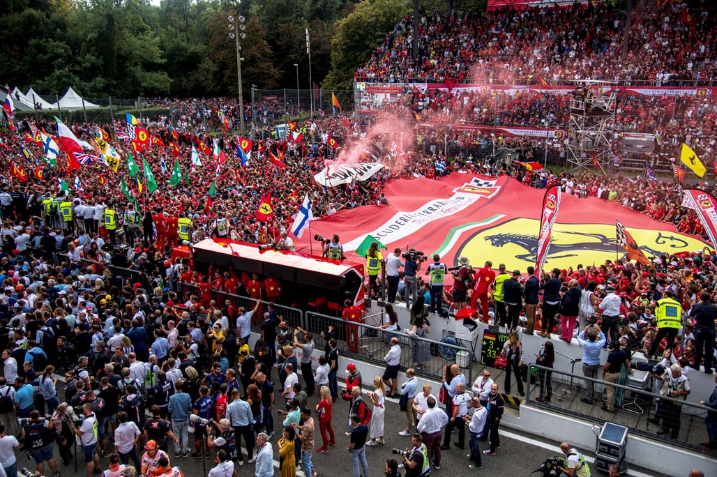 Festa da Ferrari não foi como o desejado pela torcida. Somente 1 piloto no pódio. Foto: Ferrari