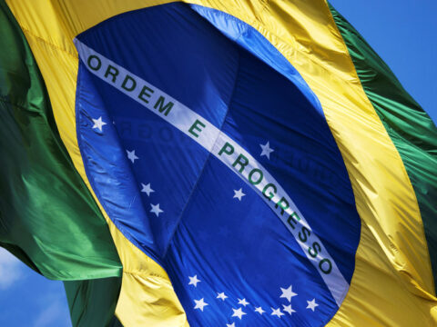 Brasil tem 57 mortes e 2.433 casos da Covid-19