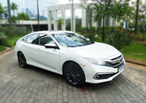Andamos no Honda Civic Touring modelo 2021