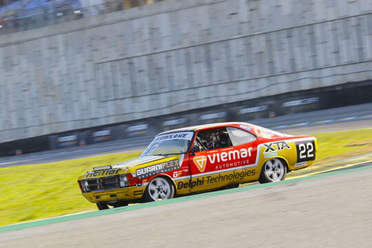 Equipe de Paulão Gomes no pódio da sexta etapa da Old Stock Race