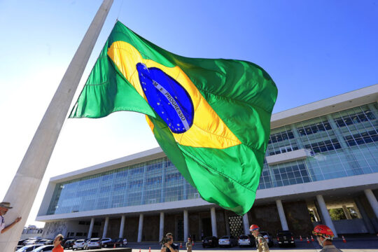 Eleições: Lula com 46% e Bolsonaro com 33%