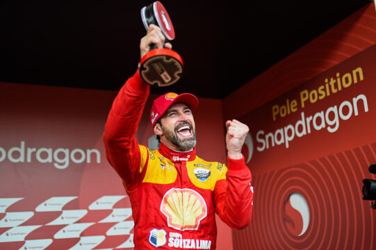 Ricardo Zonta crava a pole na Stock para a Super Final