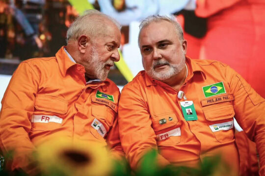 Ações da Petrobras registram forte queda após demissão de Prates