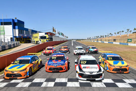 Toyota comemora 100 participações na Stock Car