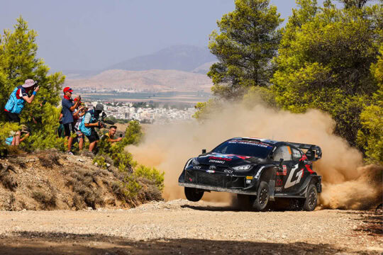 Toyota Gazoo mantém vice-liderança no WRC