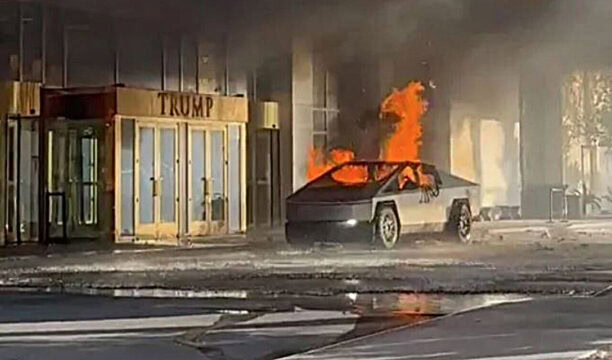 Tesla explode em frente ao Trump hotel