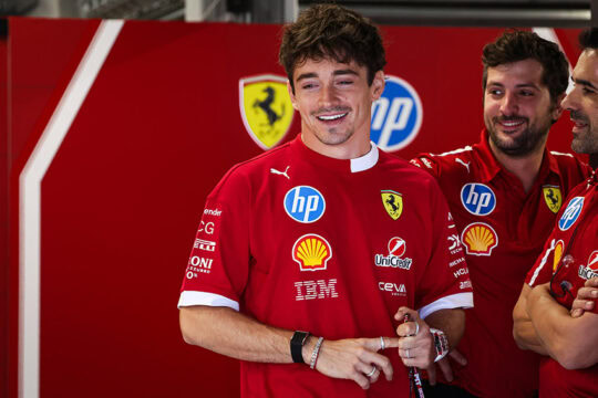 Charles Leclerc crava a pole na Hungria
